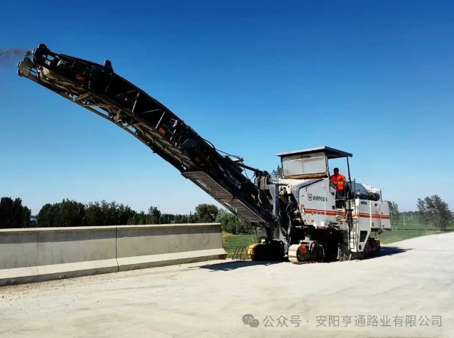 建設(shè)?邁進(jìn)‖高溫下的攻堅(jiān)